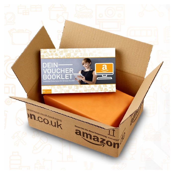 Amazon Voucher Booklet liegt in einem geöffneten Amazon-Paket